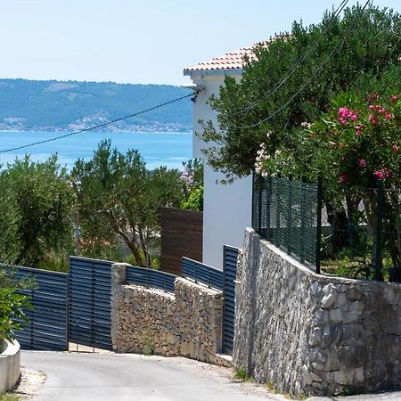 Plum Holiday Home Kaštel Stari Kültér fotó