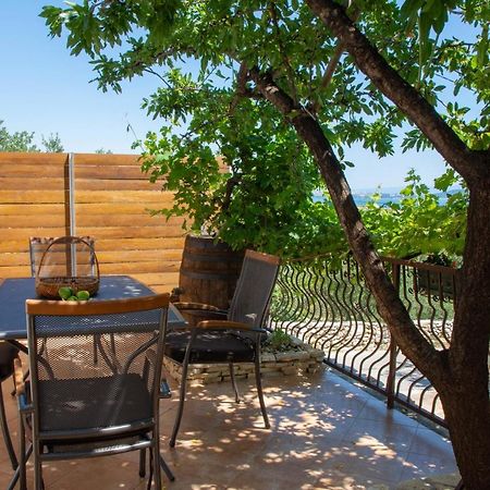 Plum Holiday Home Kaštel Stari Kültér fotó