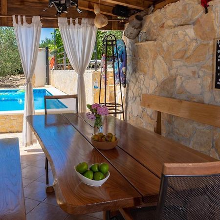 Plum Holiday Home Kaštel Stari Kültér fotó