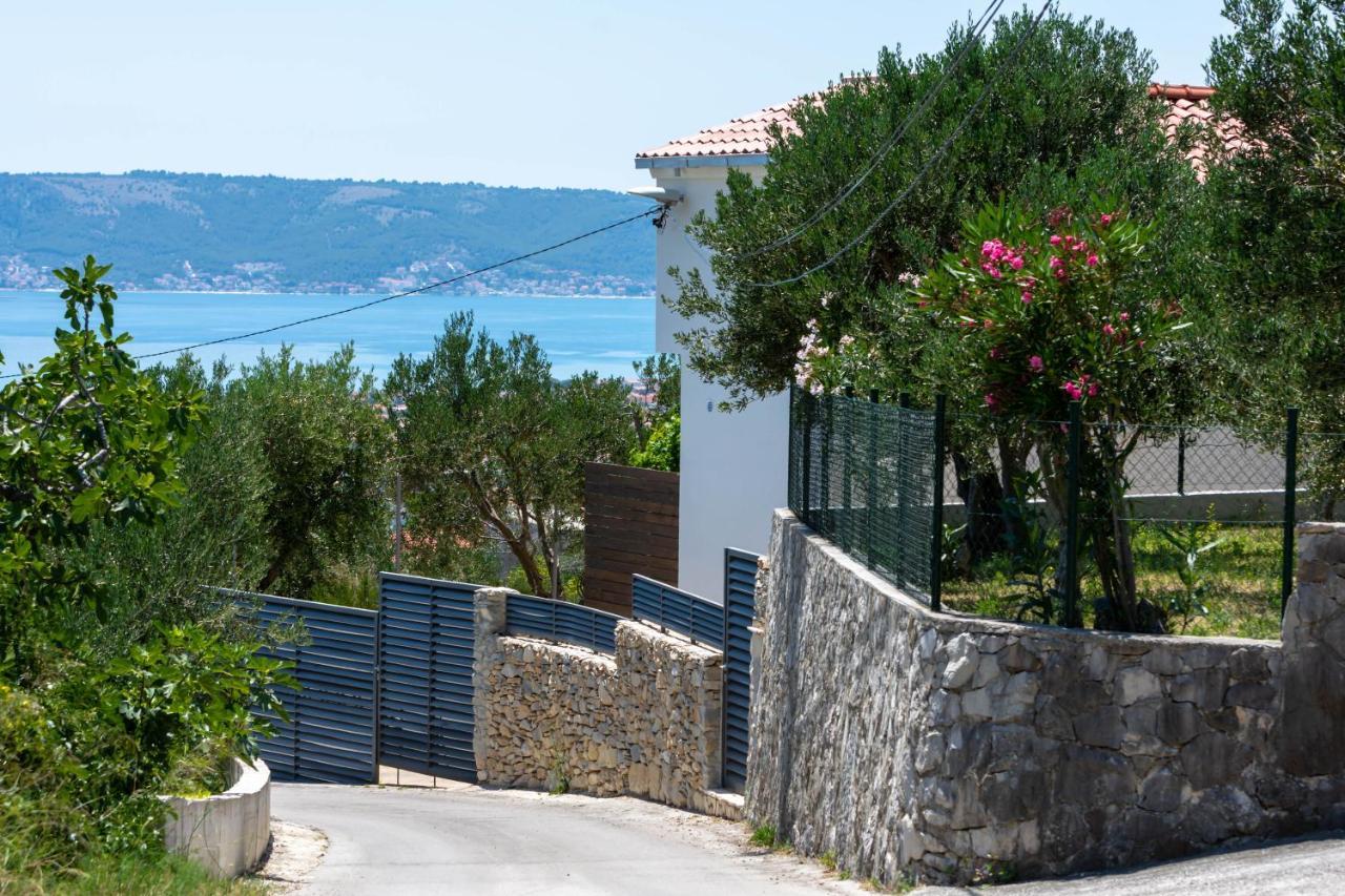 Plum Holiday Home Kaštel Stari Kültér fotó
