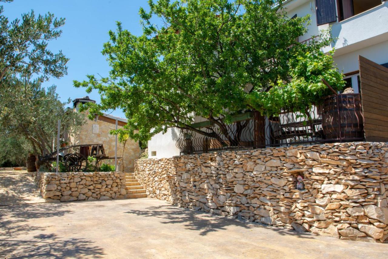 Plum Holiday Home Kaštel Stari Kültér fotó