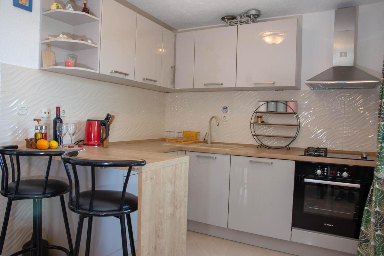 Plum Holiday Home Kaštel Stari Kültér fotó