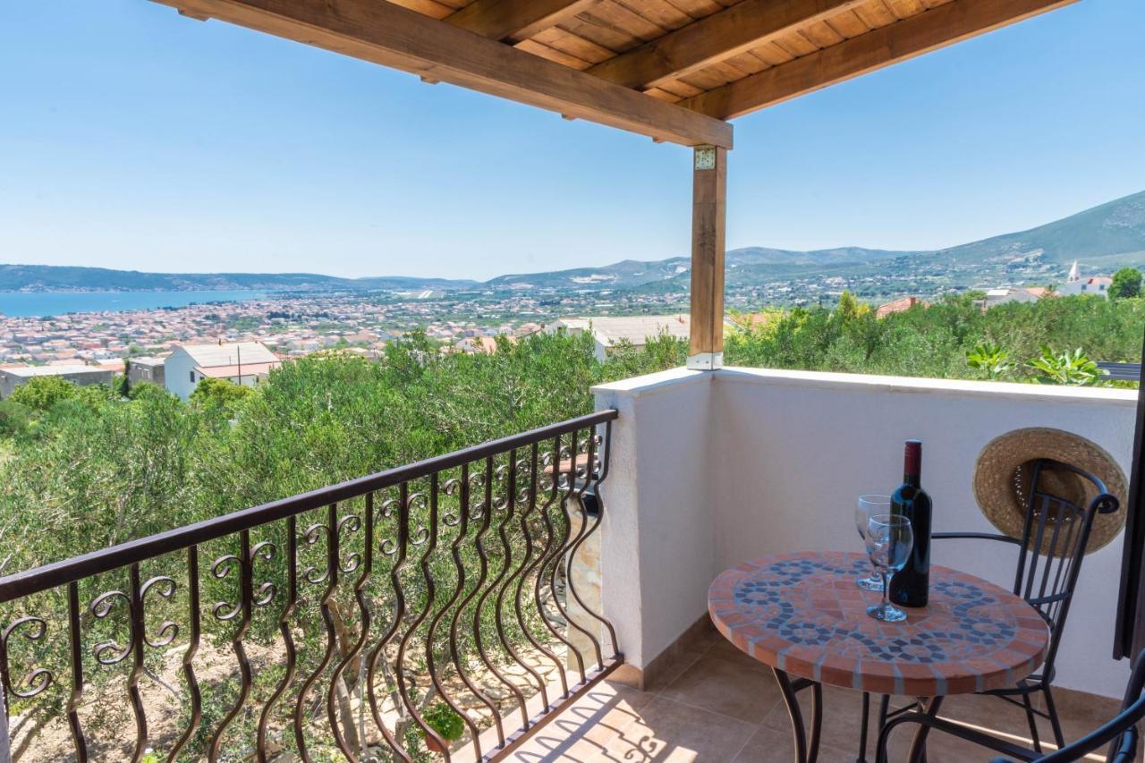 Plum Holiday Home Kaštel Stari Kültér fotó