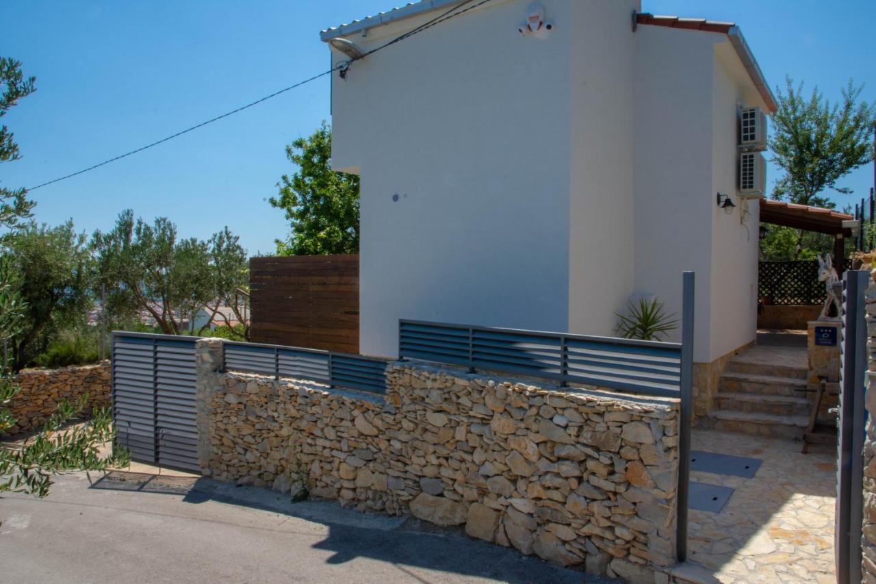 Plum Holiday Home Kaštel Stari Kültér fotó