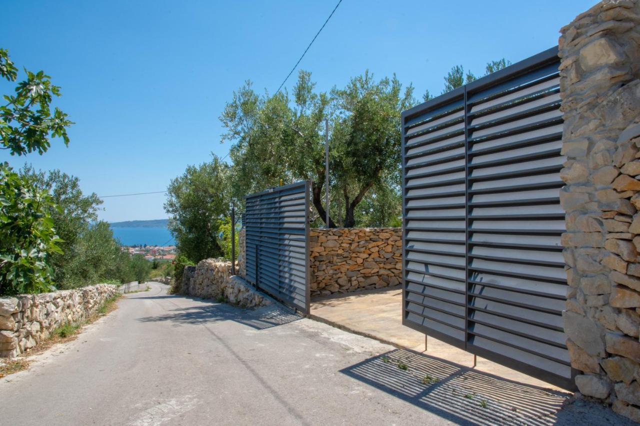 Plum Holiday Home Kaštel Stari Kültér fotó